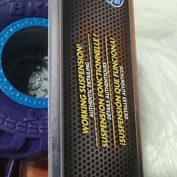 NWT Son-Uva Digger Monster Jam Grave Digger Truck Scale 1/24 Collectible - Picture 7 of 10